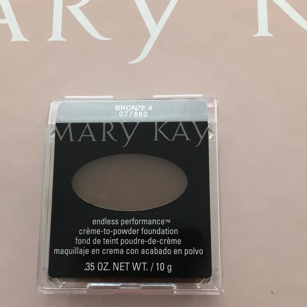 Mary Kay endless creme to powder foundation/NEW